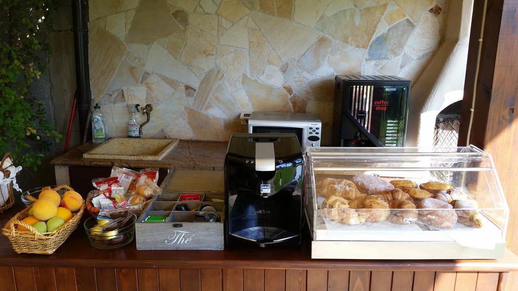 B&B Quattrostelle Cavallino di Lecce Bagian luar foto