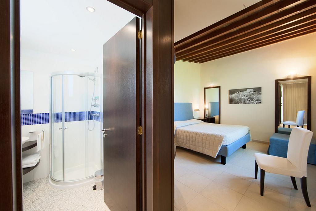 B&B Quattrostelle Cavallino di Lecce Bagian luar foto