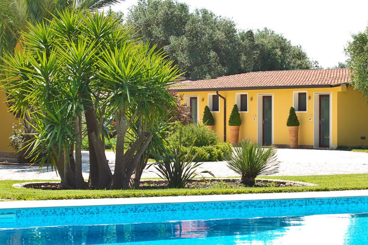 B&B Quattrostelle Cavallino di Lecce Bagian luar foto