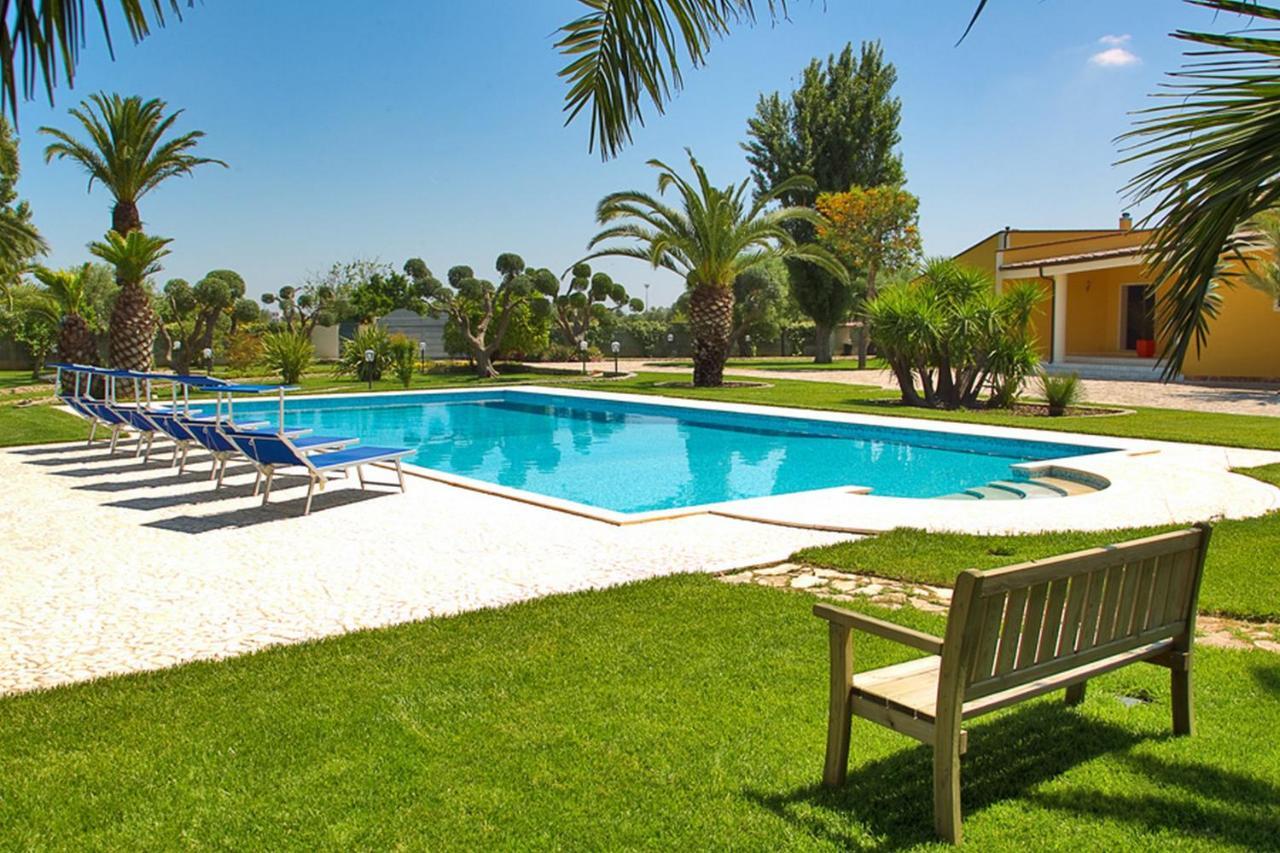 B&B Quattrostelle Cavallino di Lecce Bagian luar foto