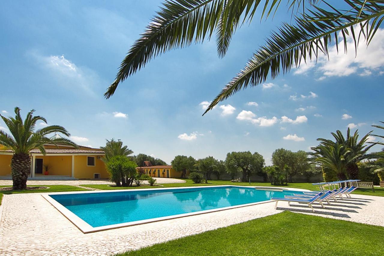 B&B Quattrostelle Cavallino di Lecce Bagian luar foto