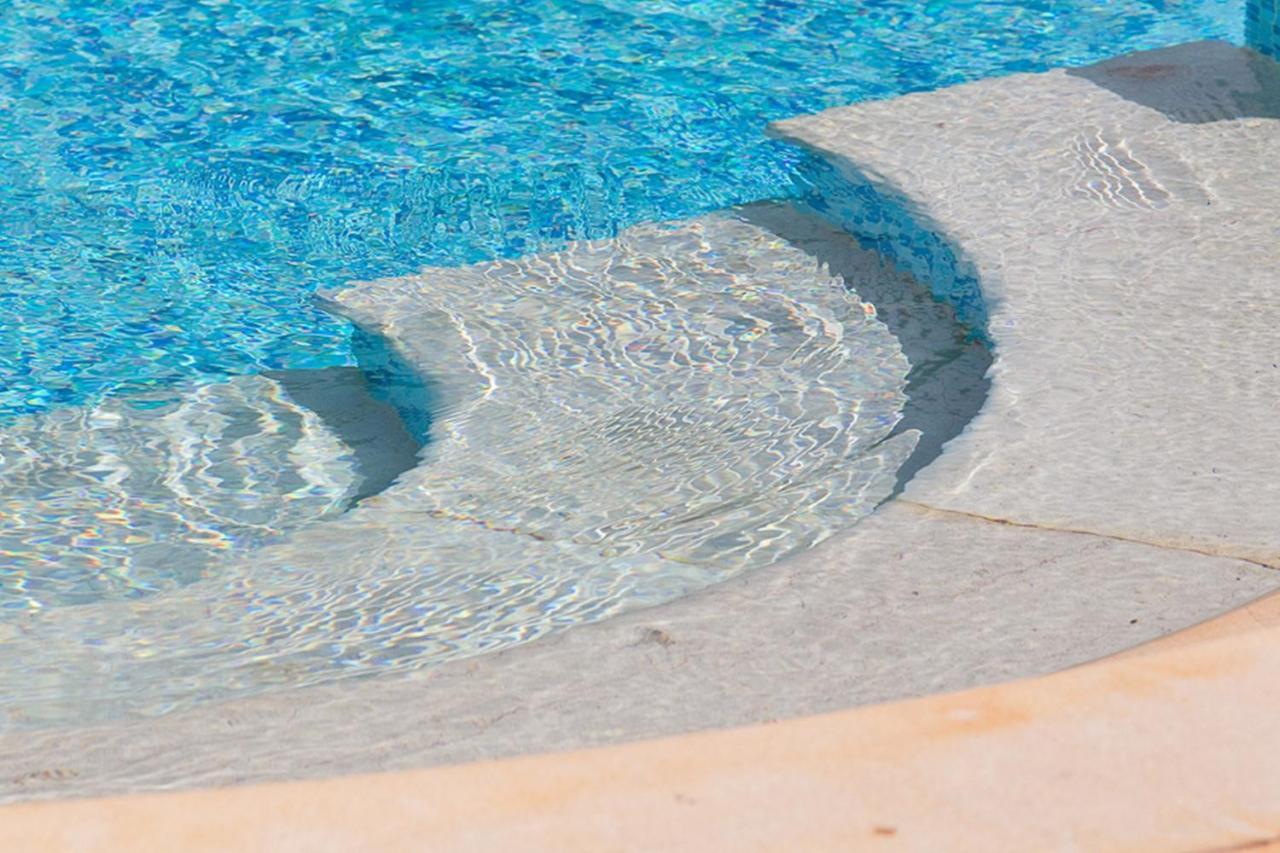 B&B Quattrostelle Cavallino di Lecce Bagian luar foto
